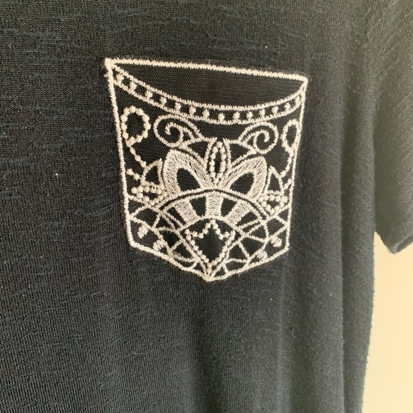 Black shirt - Picture 2 of 5